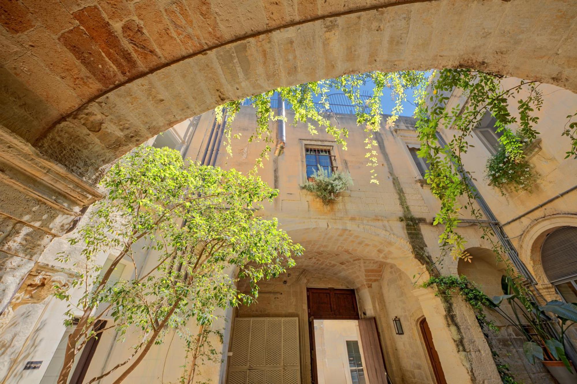 Bed and Breakfast Vico dei Bolognesi Palazzo Personè à Lecce Extérieur photo